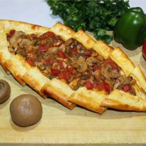 Pide with mushrooms