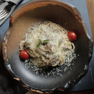 Spaghetti with beef in creamy sauce