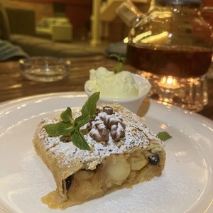 Strudel with apple