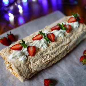 Meringue roll