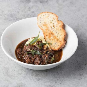 Beef stewed in balsamic with mashed potatoes