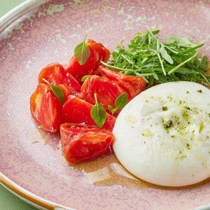 Burrata with tomatoes