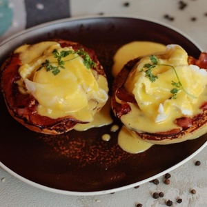 Egg Benedict with Parma Ham